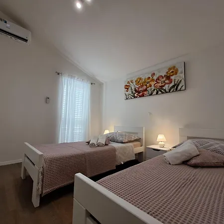 Luxury On Floor *