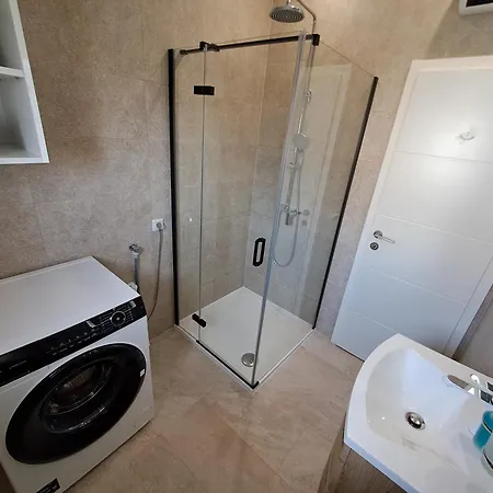 דירה Spacious Floor With 3 Bdr & Balconies פודסטראנה