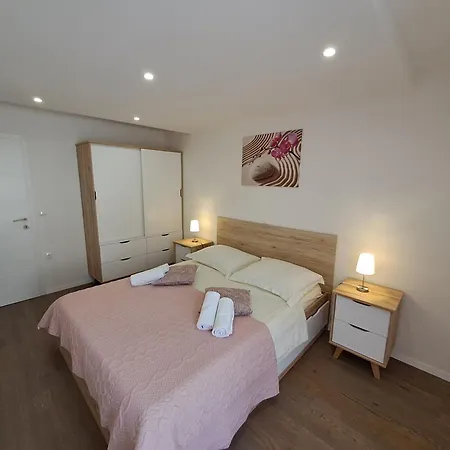 Luxury On Floor Apartment Podstrana