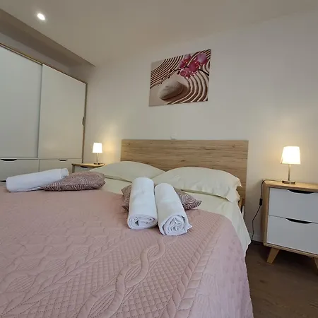 Spacious Floor With 3 Bdr & Balconies *