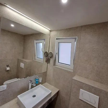 Spacious Floor With 3 Bdr & Balconies פודסטראנה