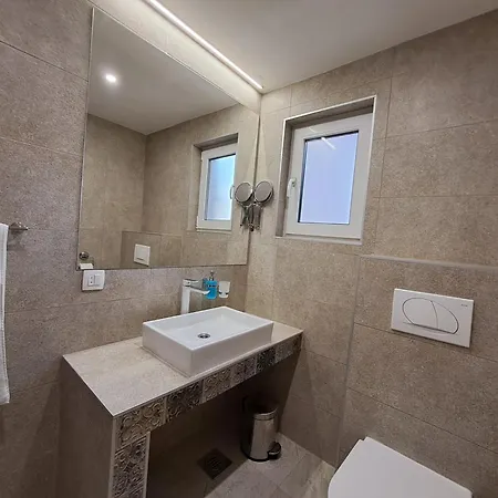 דירה Spacious Floor With 3 Bdr & Balconies *