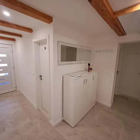 Luxury On Floor Apartment *