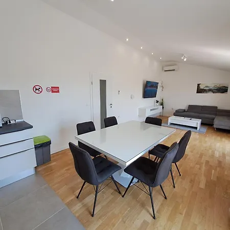 Spacious Floor With 3 Bdr & Balconies *
