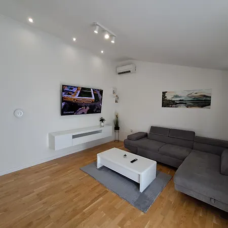 Apartment Luxury On Floor