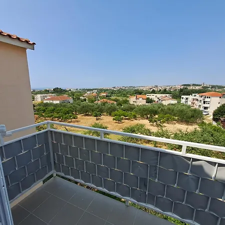 Spacious Floor With 3 Bdr & Balconies * פודסטראנה