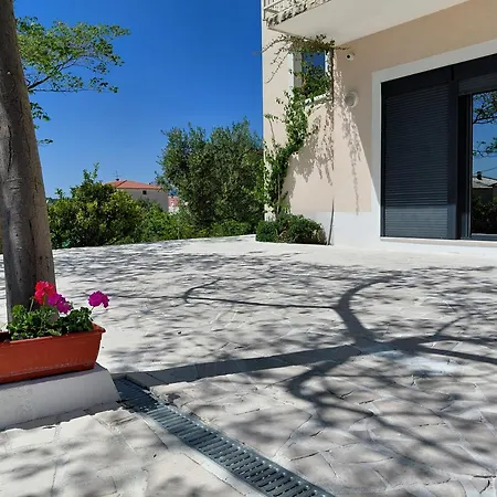 דירה Spacious Floor With 3 Bdr & Balconies