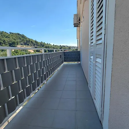 Spacious Floor With 3 Bdr & Balconies *