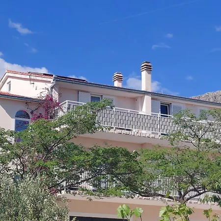 Spacious Floor With 3 Bdr & Balconies דירה פודסטראנה
