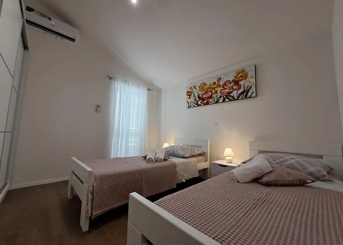 Luxury On Floor *