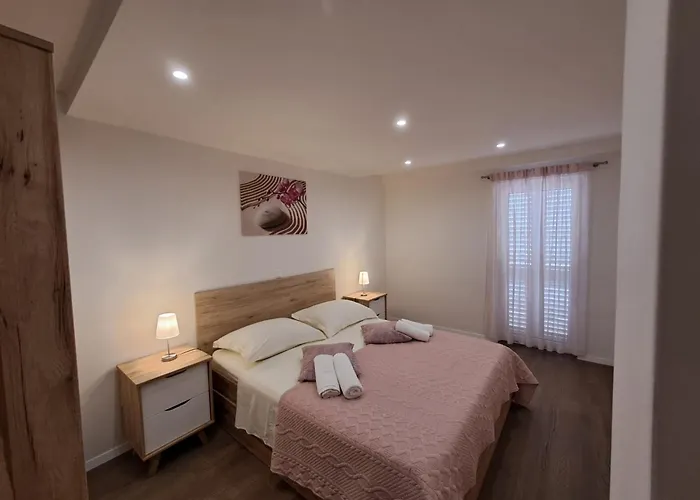 Luxury On Floor *