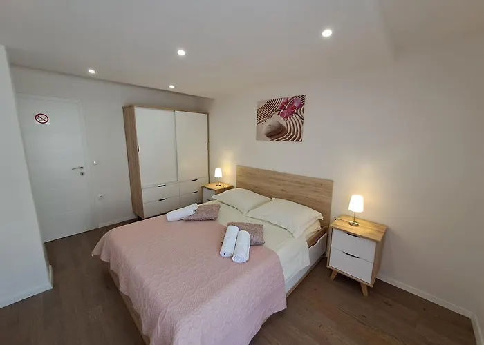Luxury On Floor 아파트 포드스트라나