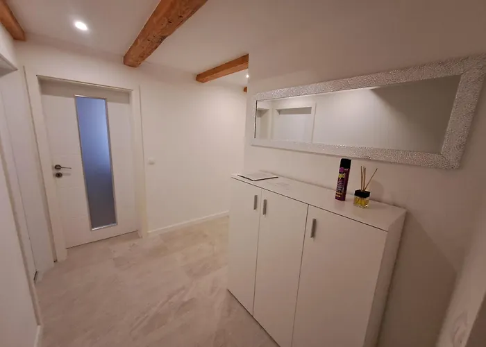 Luxury On Floor 아파트