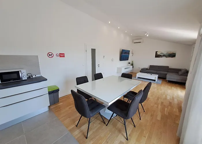 Luxury On Floor *